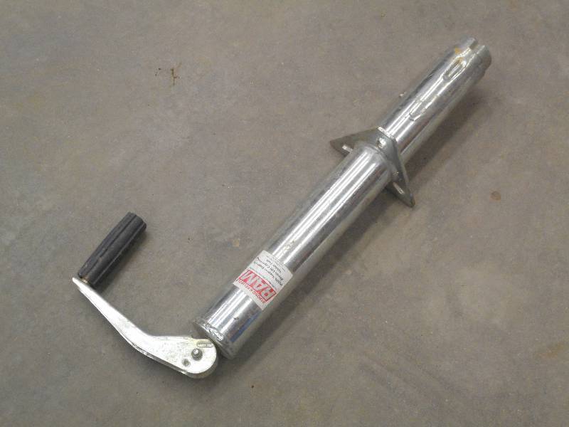 lot 62 image: 3000# Trailer Jack ...