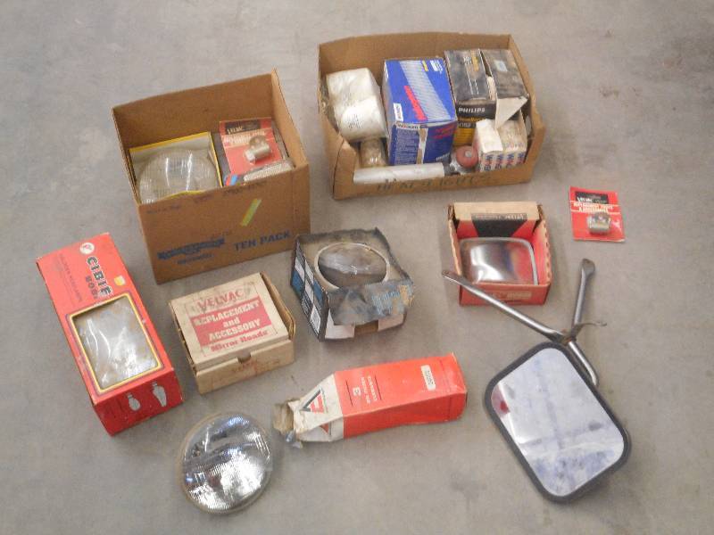 lot 71 image: Lot Of Misc Headlights, Mirrors, Et...