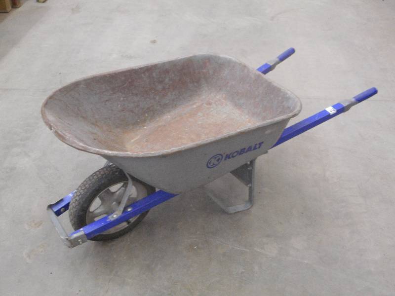 lot 81 image: Kobalt Industrial Wheel Barrel With...