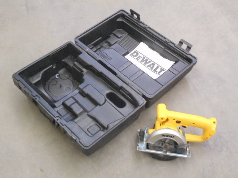 lot 87 image: DeWalt Cordless Circular Saw & Case...