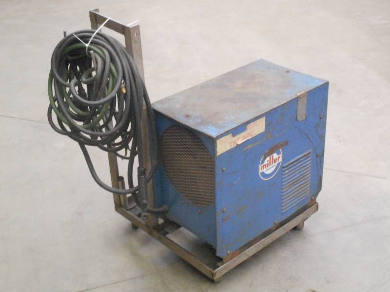 lot 101 image: Miller Econo Twin HF ACDC Arc Weld...