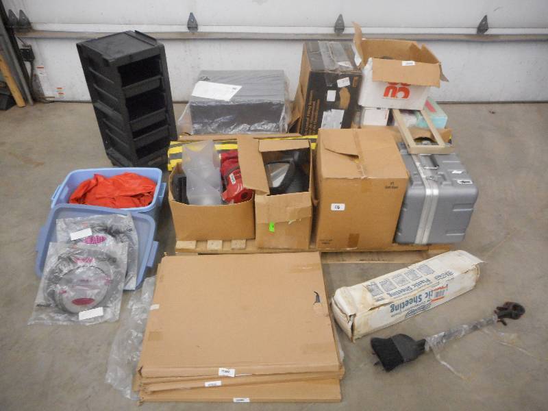 lot 116 image: Pallet Lot Harsshell Case, Storage...