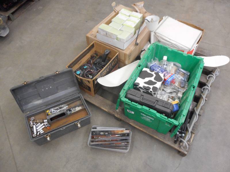 lot 129 image: Pallet Lot Ceiling Fan, Misc Hardw...