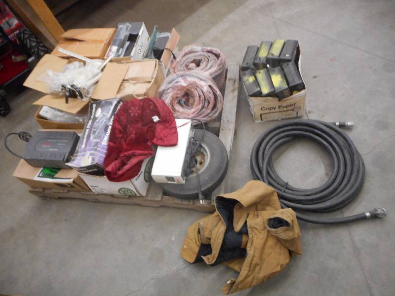 lot 131 image: Pallet Lot Linear Air Tubes, Hosin...