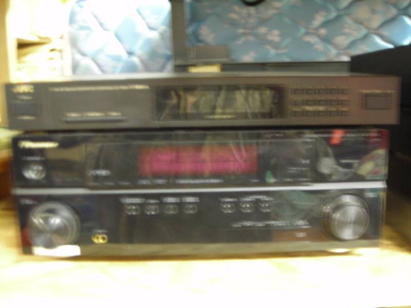 JVC FX-97 AMFM Tuner, Pioneer VSX-1019-AH AV Multi Channel ReceiverAmp