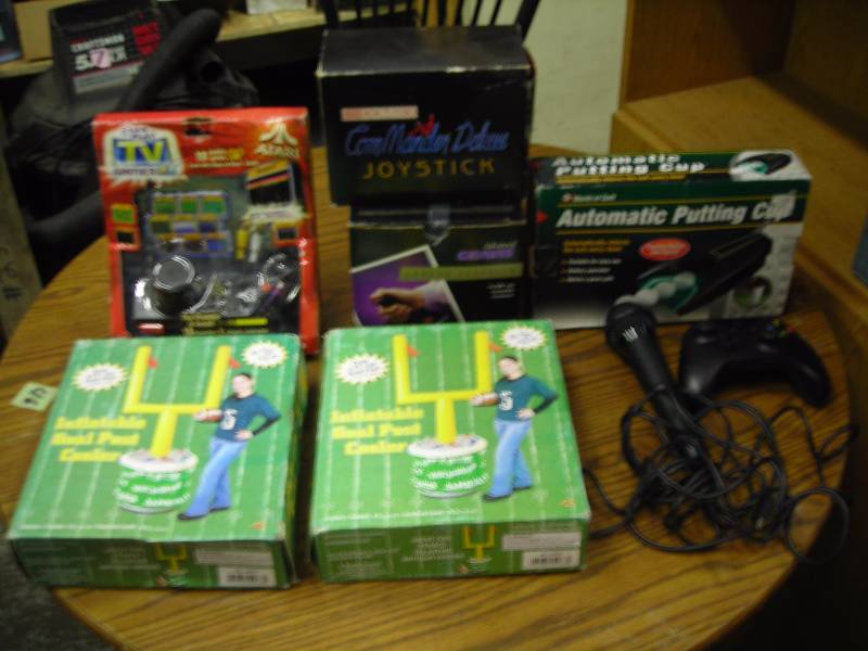 Putting Game, Inflatable Goal Posts, 3- Game Controllers