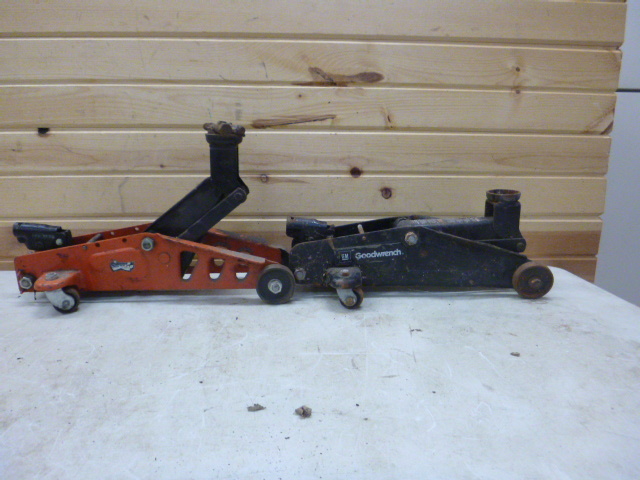 2 Floor Jacks
