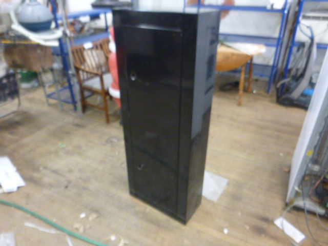 8 Place Gun Cabinet