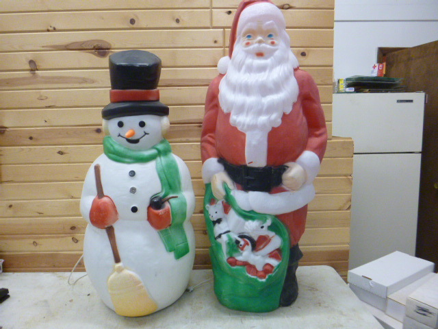 2 Yard Christmas Decorations
