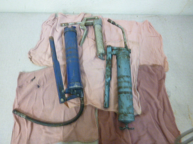 3 Grease Guns