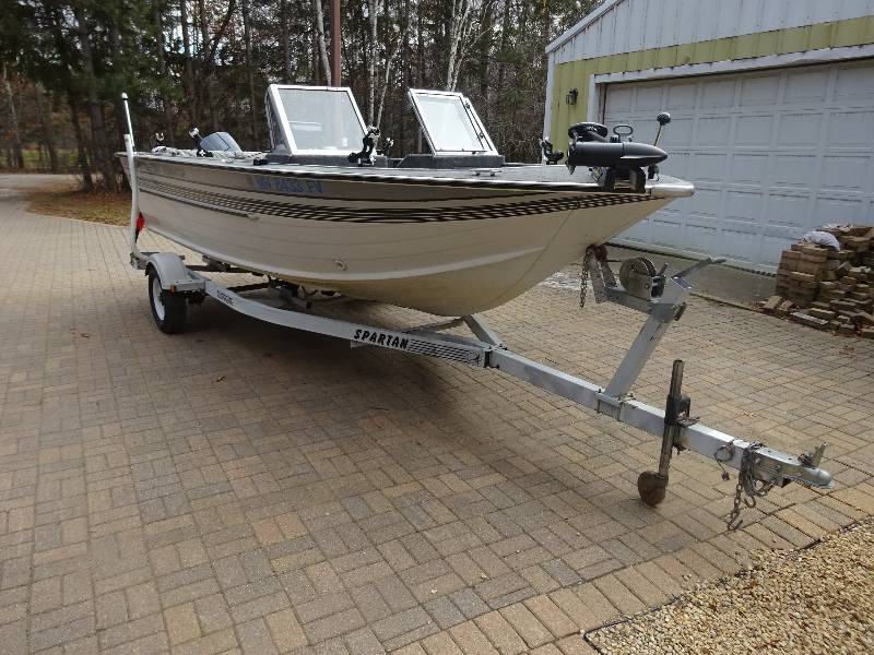 Boat motor and Trailer