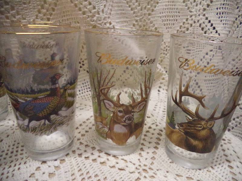 lot 4 image: BUDWEISER Wildlife Beer Glases