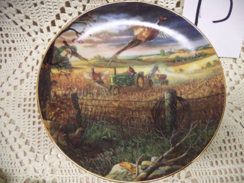 lot 13 image: Danbury Mint Collector Plate