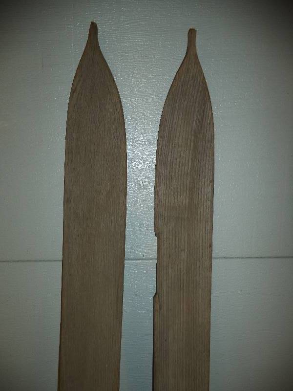 lot 25 image: Vintage Wood LUND Snow Skis