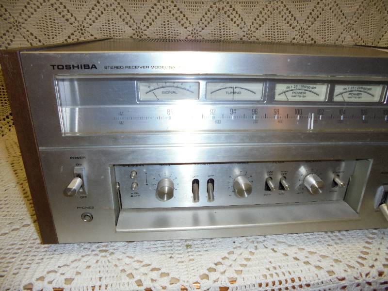 lot 31 image: Toshiba Stereo Receiver