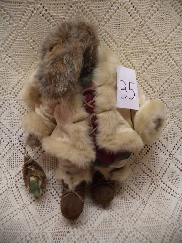 lot 35 image: Bear Brown Collectibles - Woodland Father Christmas