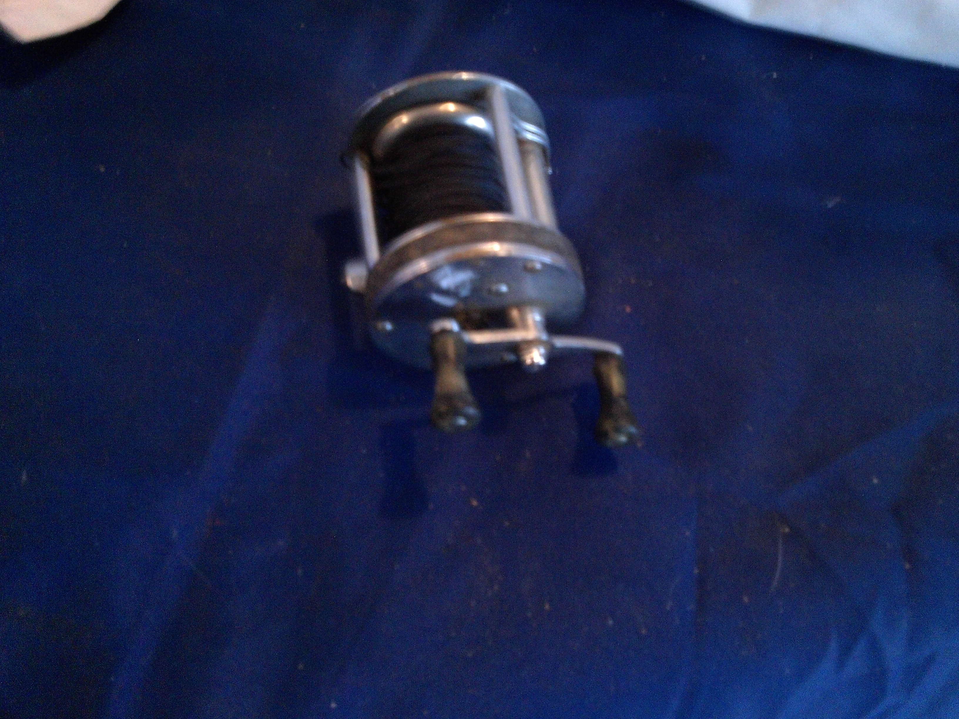 Vintage delux shakespear nickel plated reel