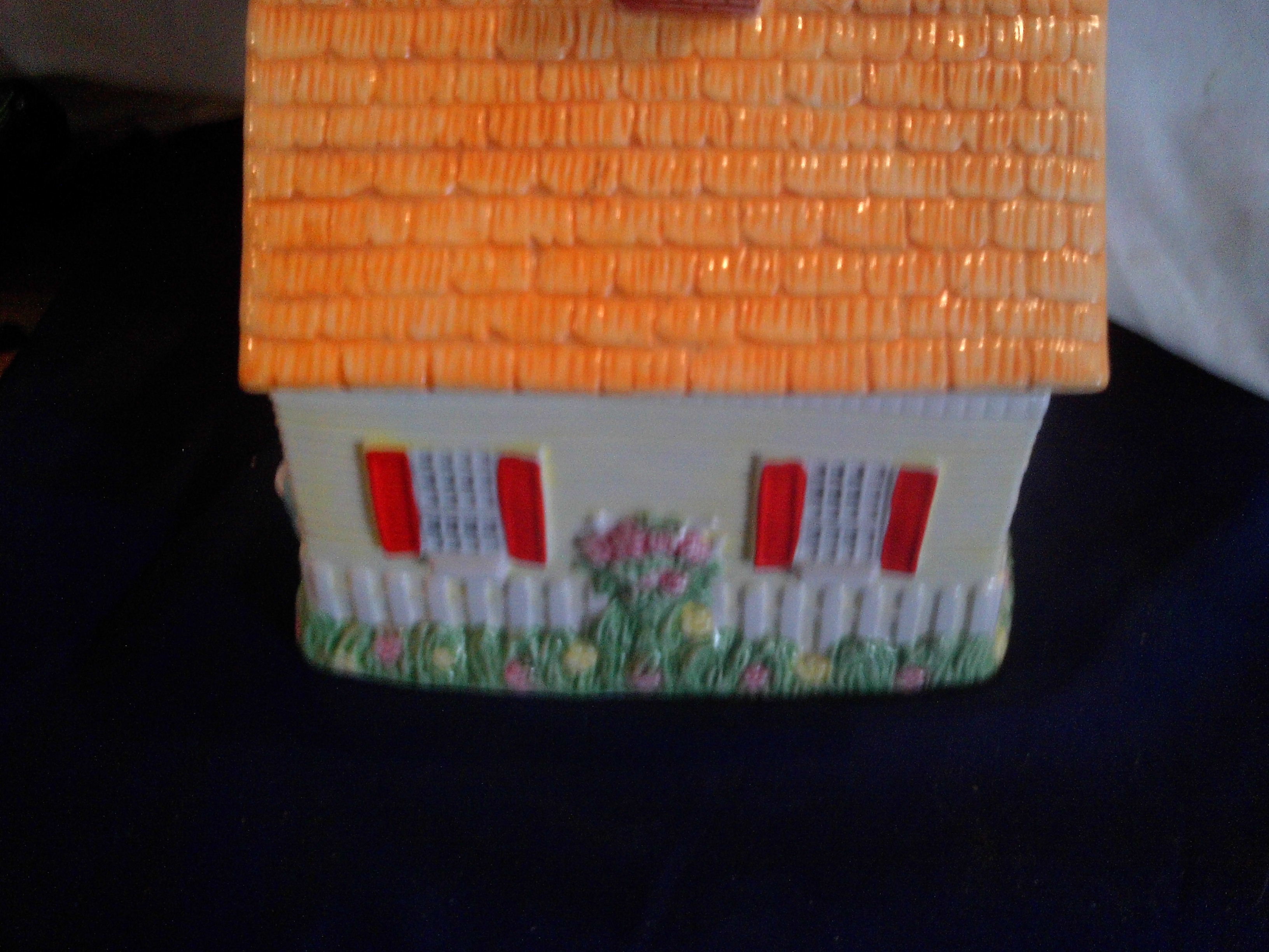 Nestle toll house collector cookie jar