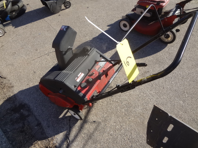 lot 6 image: Sno Blower