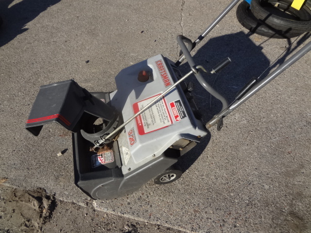 lot 7 image: Craftsman Sno Blower