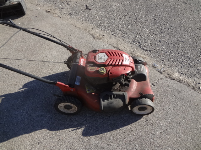 lot 8 image: Craftsman Mower