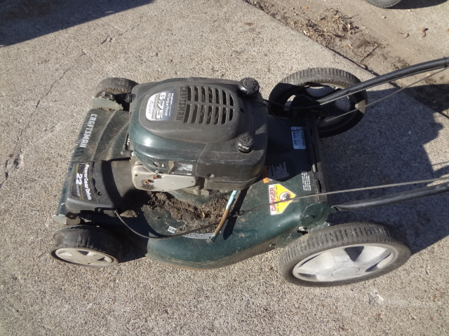 lot 10 image: Craftsman Mower