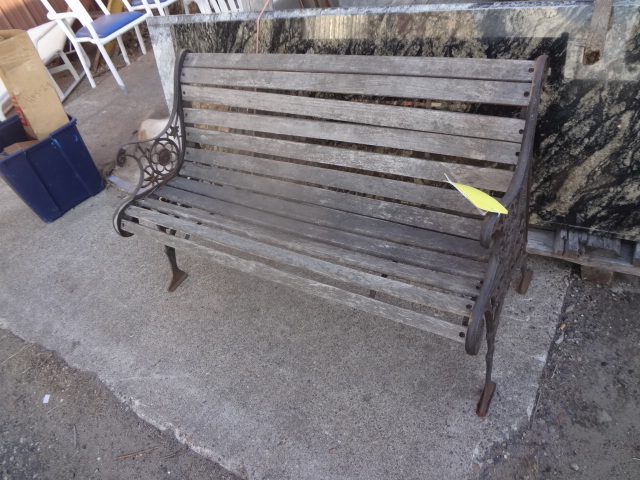 lot 19 image: Cast End Bench