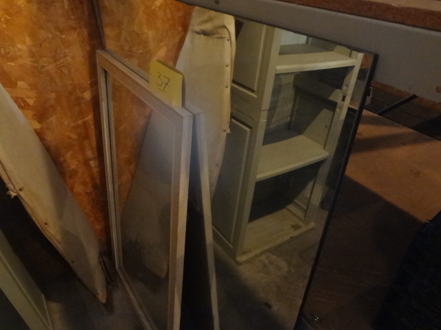 lot 37 image: 3 Mirrors