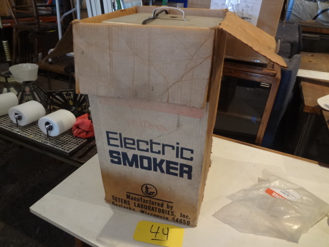 lot 44 image: Smoker