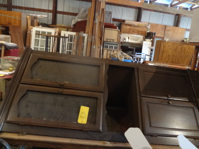 lot 83 image: Fabulous Corner Cabinet