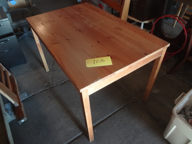 lot 103 image: Pine Table
