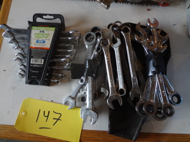 lot 147 image: Lot of End Wrenches