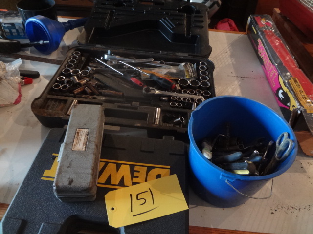 lot 151 image: Large Lot of Tools and rachets