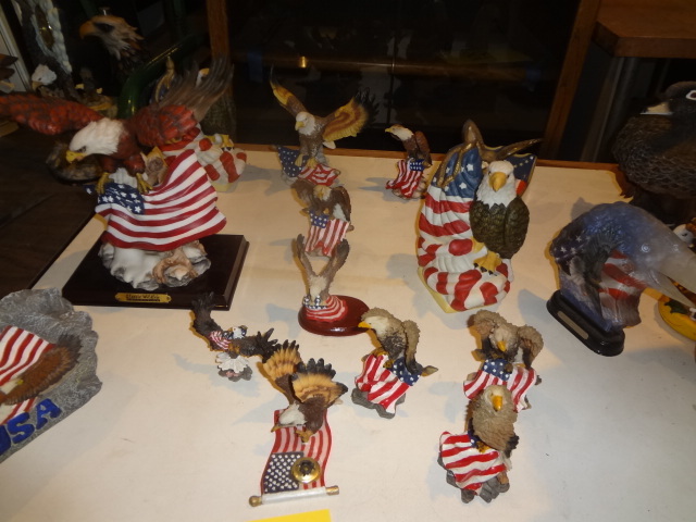 lot 180 image: Patriotic Flags and eagles