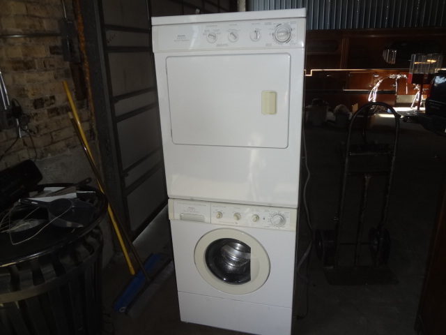 lot 223 image: WasherDryer