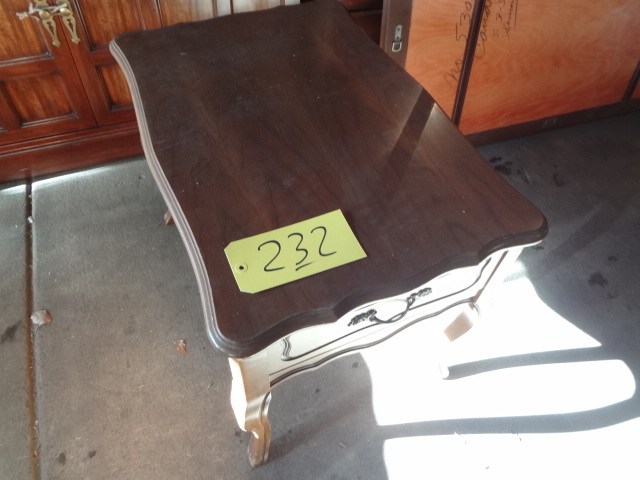 lot 232 image: Side Table