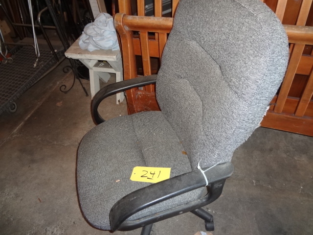 lot 241 image: Office Chair