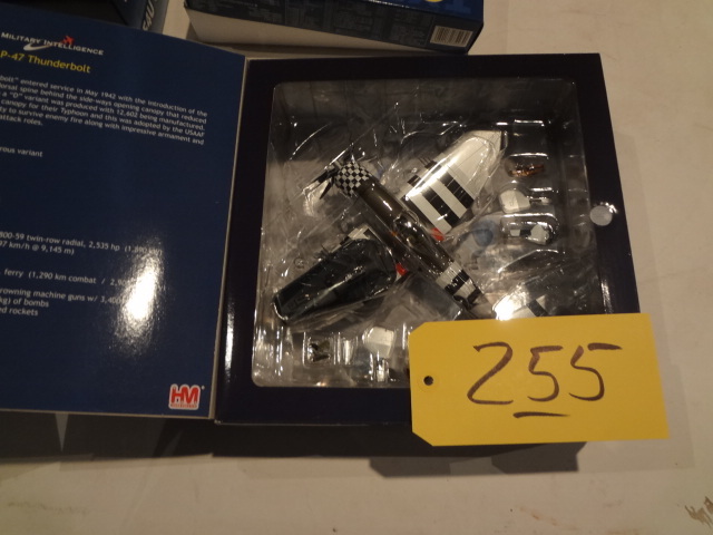lot 255 image: P-47 Thunder Bolt