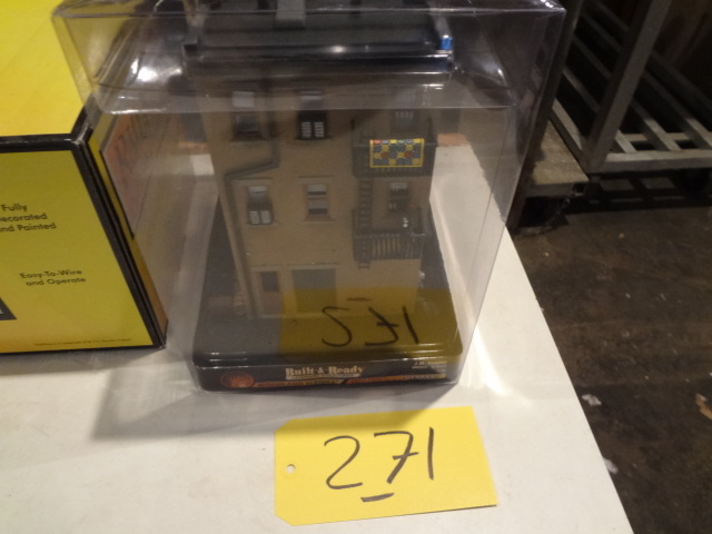 lot 271 image: O Gauge Building