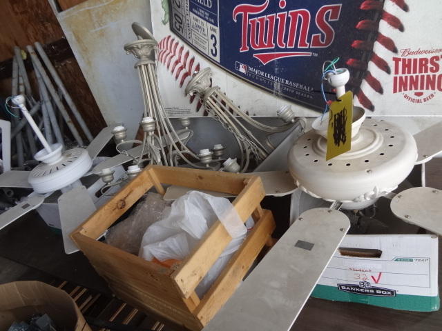 lot 307 image: Fans and Light Fixtures