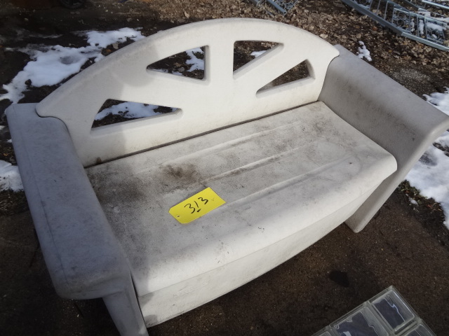 lot 313 image: Plastic Yard Storage Bench