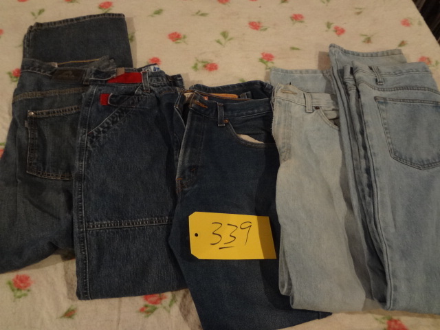 lot 339 image: Blue Jeans (5)
