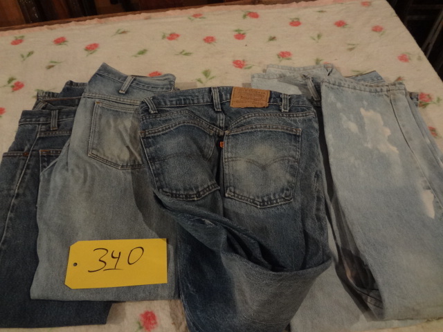 lot 340 image: Blue Jeans (5)