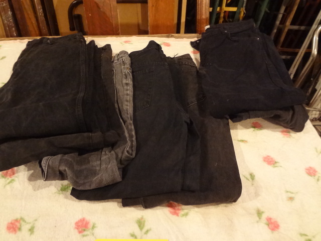 lot 343 image: Black Jeans (7)