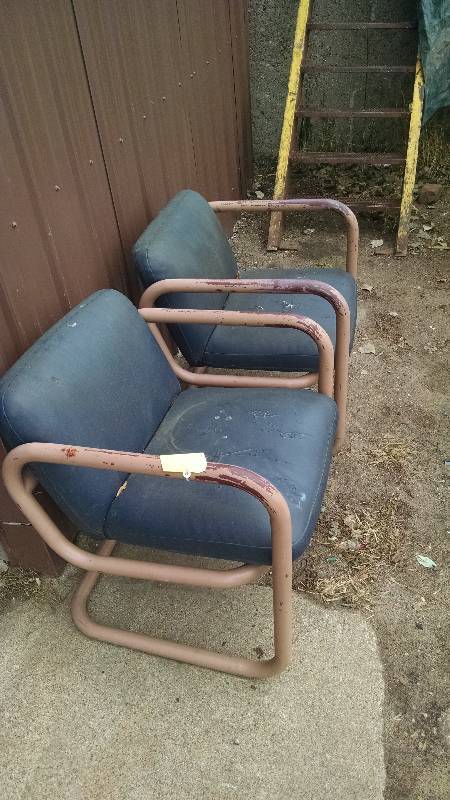 lot 18 image: Old Depot Chairs