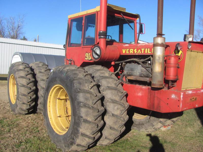 Versatile 900 tractor