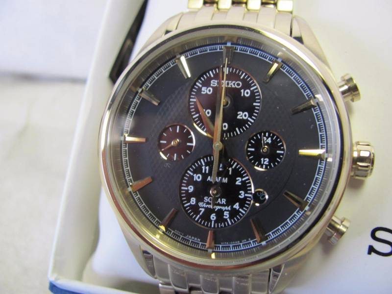 lot 3 image: Seiko Mens Solar Chronograph Stainless Steel Goldtone Watch