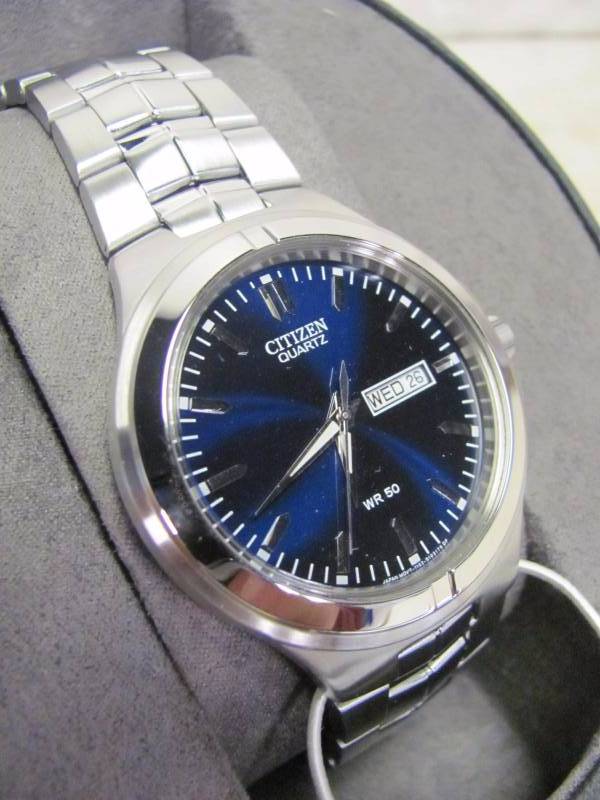 lot 8 image: Citizen Mens Stainless Steel Watch