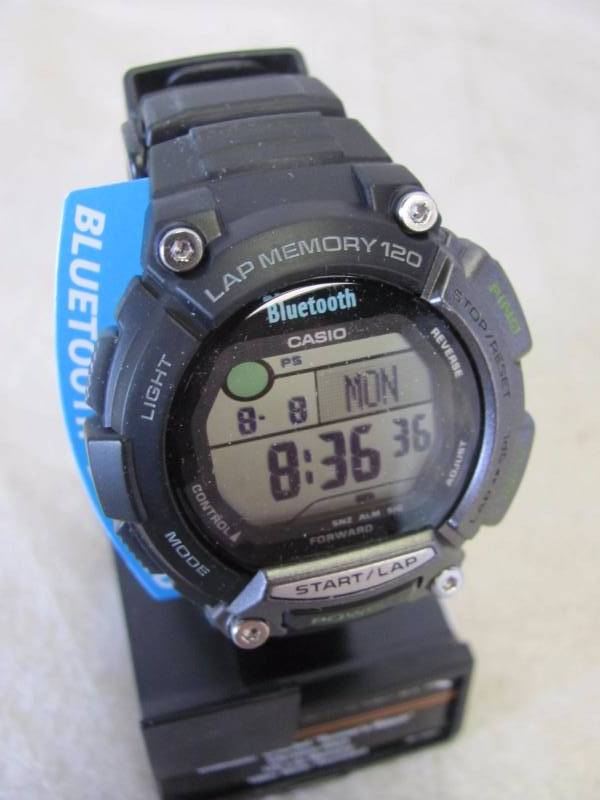 lot 20 image: Casio Bluetooth Sports Watch