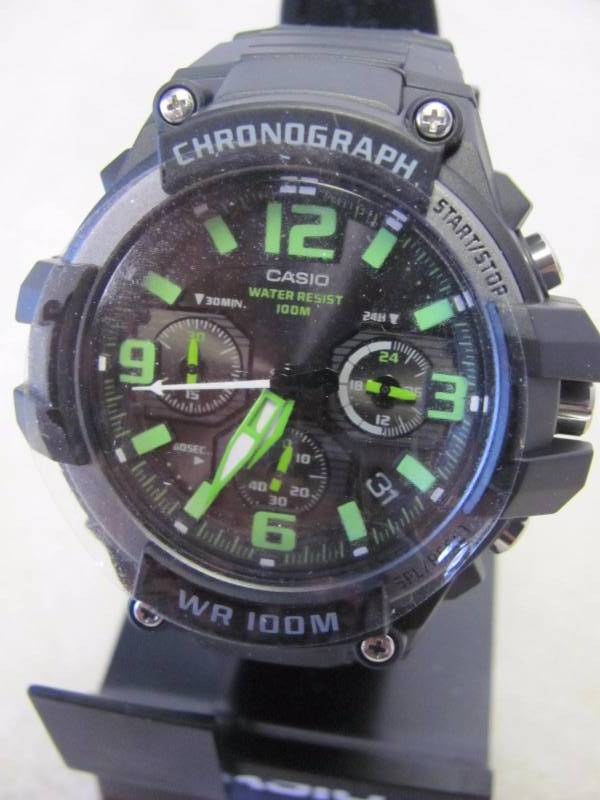 lot 24 image: Casio Green Chronograph Analog Watch